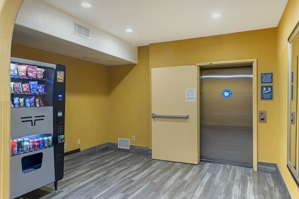 Фото Best Western Plus Fresno Inn