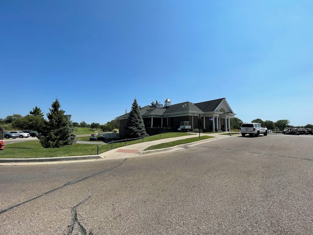 Фото Holiday Inn & Suites Farmington Hills - Detroit Nw