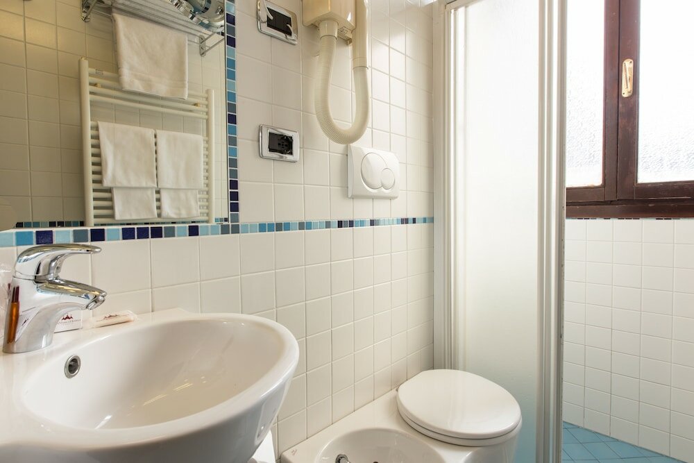 Фото Ambassador Tre Rose