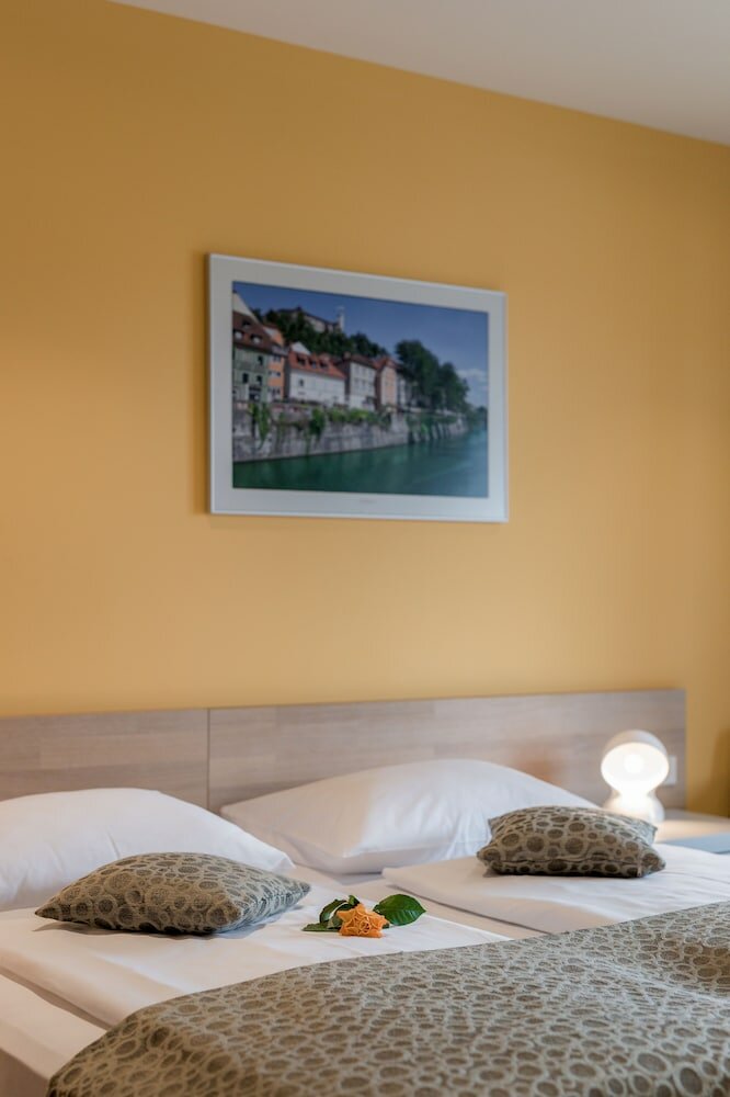 Фото Hotel Florjanckov Hram