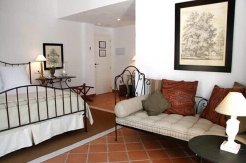 Фото B bou Hotel Cortijo Bravo