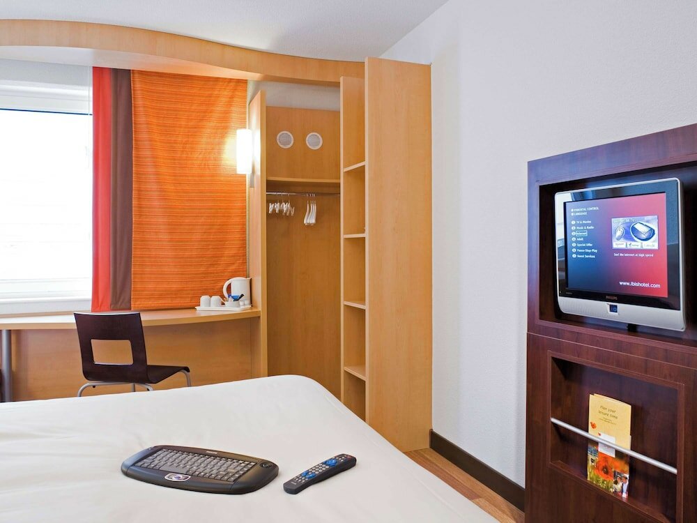 Фото Ibis Bristol Temple Meads Quay