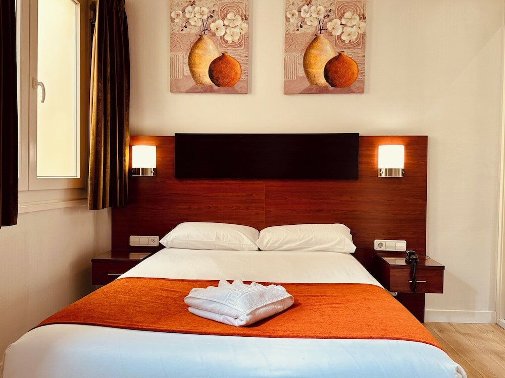 Фото Hostal Abadía Madrid