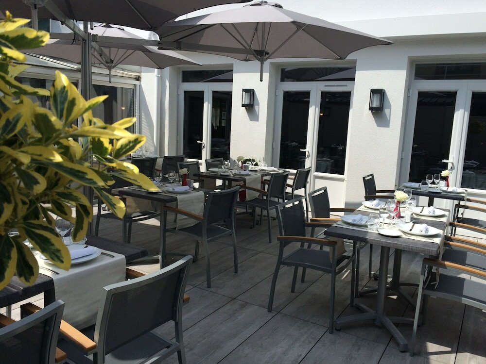 Фото Logis Hôtel À La Bonne Auberge