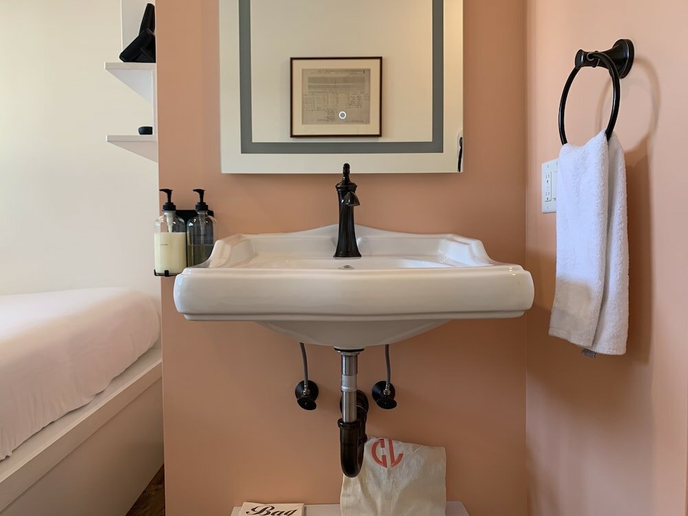 Фото The Cabot Lodge