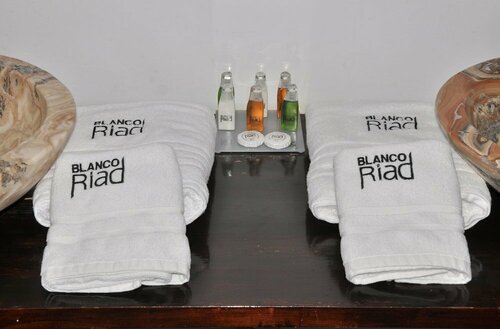 Гостиница Hotel Blanco Riad в Тетуане