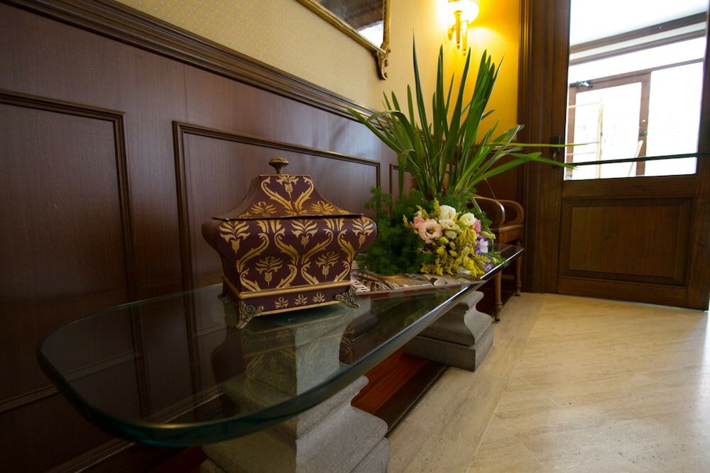 Фото Hotel Corona