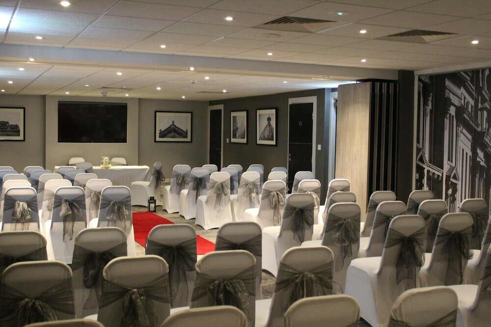 Фото Grey Street Hotel