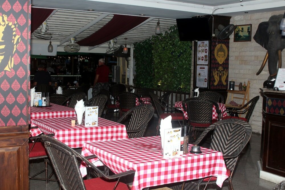 Фото Zip Lounge & Apartments