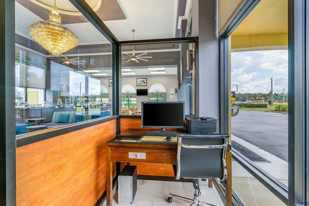 Фото Comfort Inn Sun City Center - Tampa South