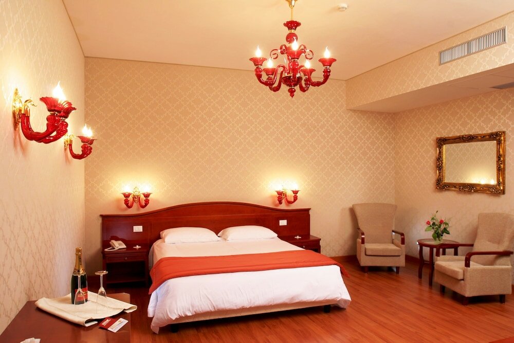 Фото Augusta Lucilla Palace