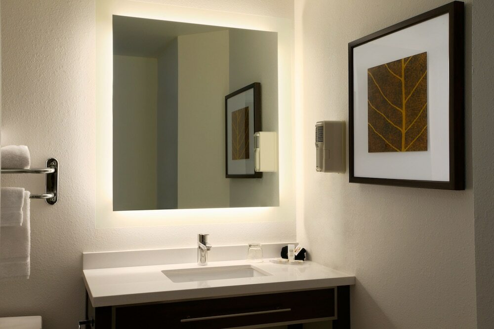 Фото MainStay Suites Chicago Schaumburg