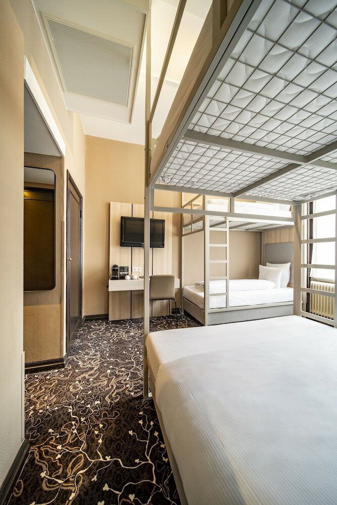 Фото The Alfred Hotel