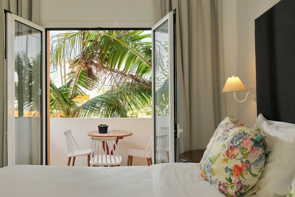 Фото Sirens Beach and Village