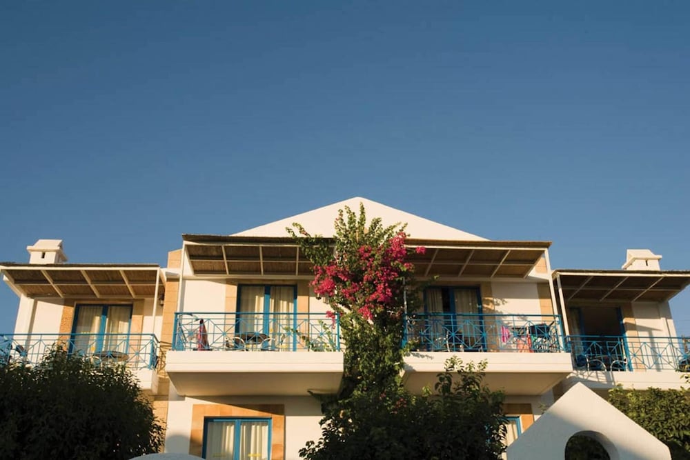 Фото Pefki Islands Resort