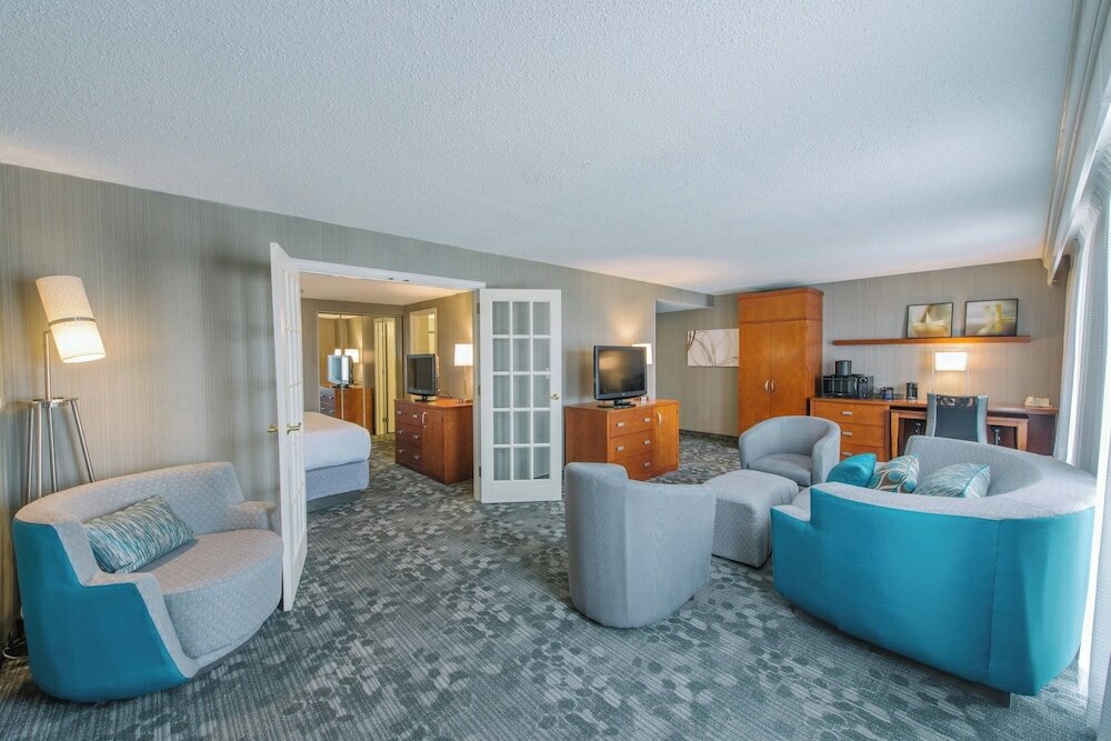 Фото Courtyard by Marriott Nashua