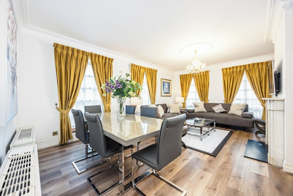 Фото Carlton Court - Mayfair