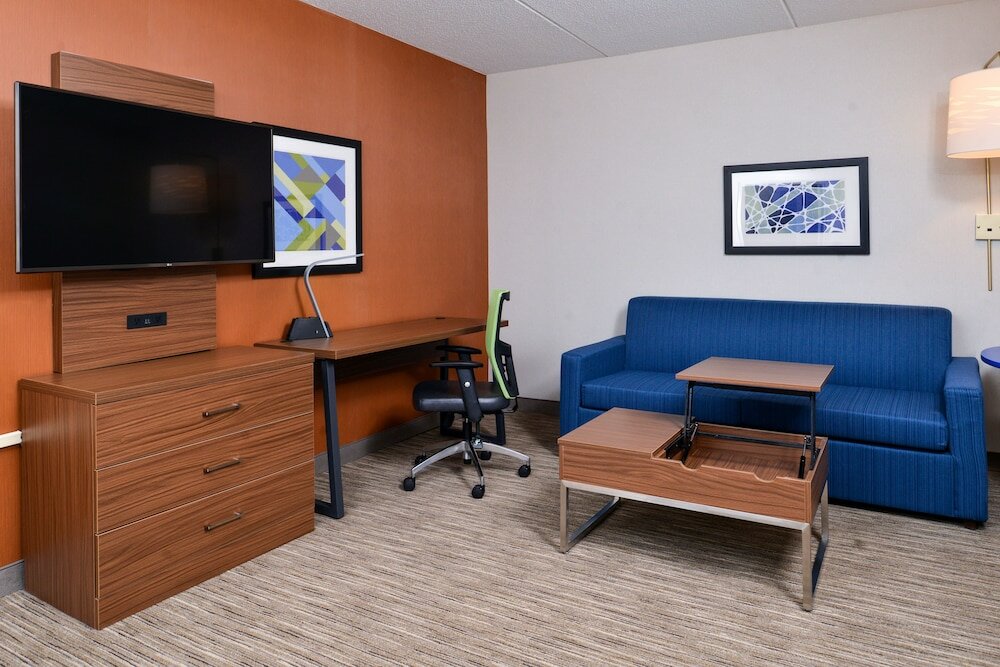 Фото Holiday Inn Express & Suites Buffalo Downtown - Medical Ctr, an Ihg Hotel