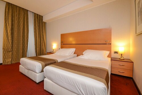 Внешний вид отеля Hotel Igea в Бреше, фото 2