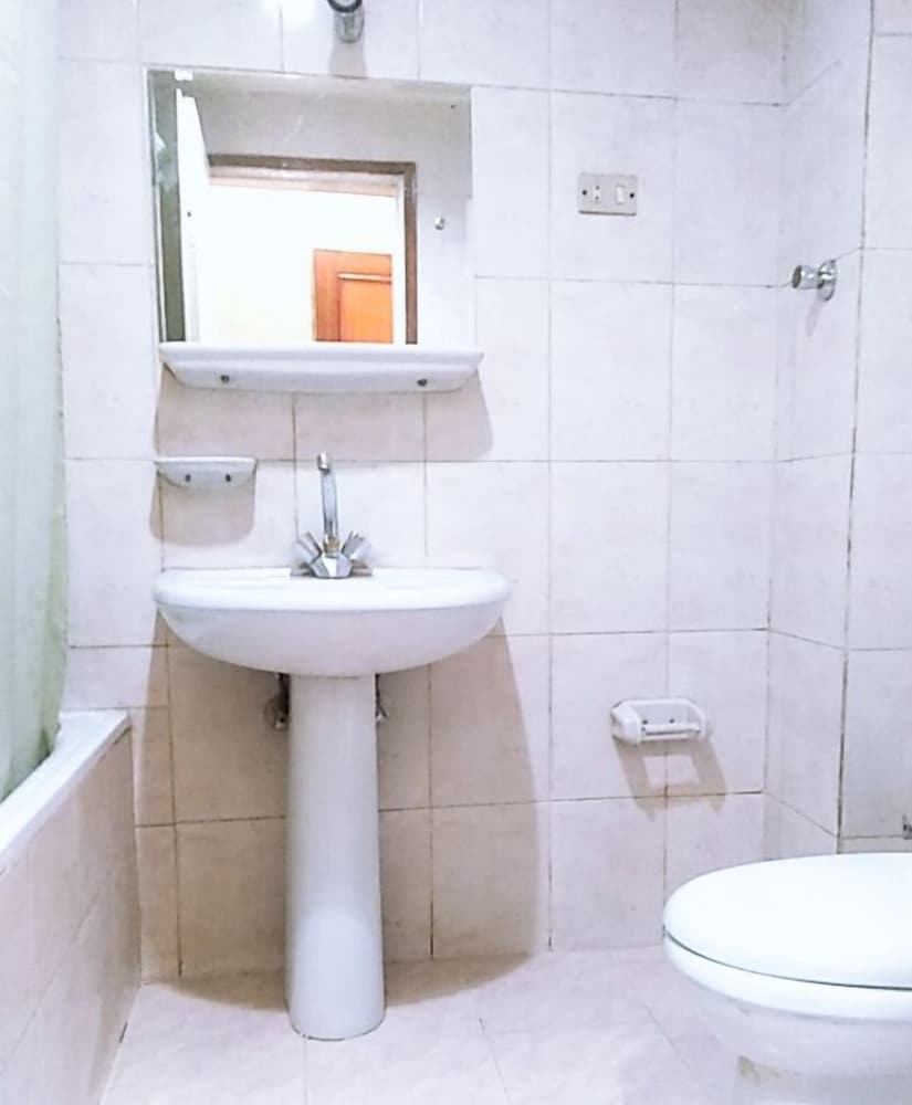 Фото Shady Hotel