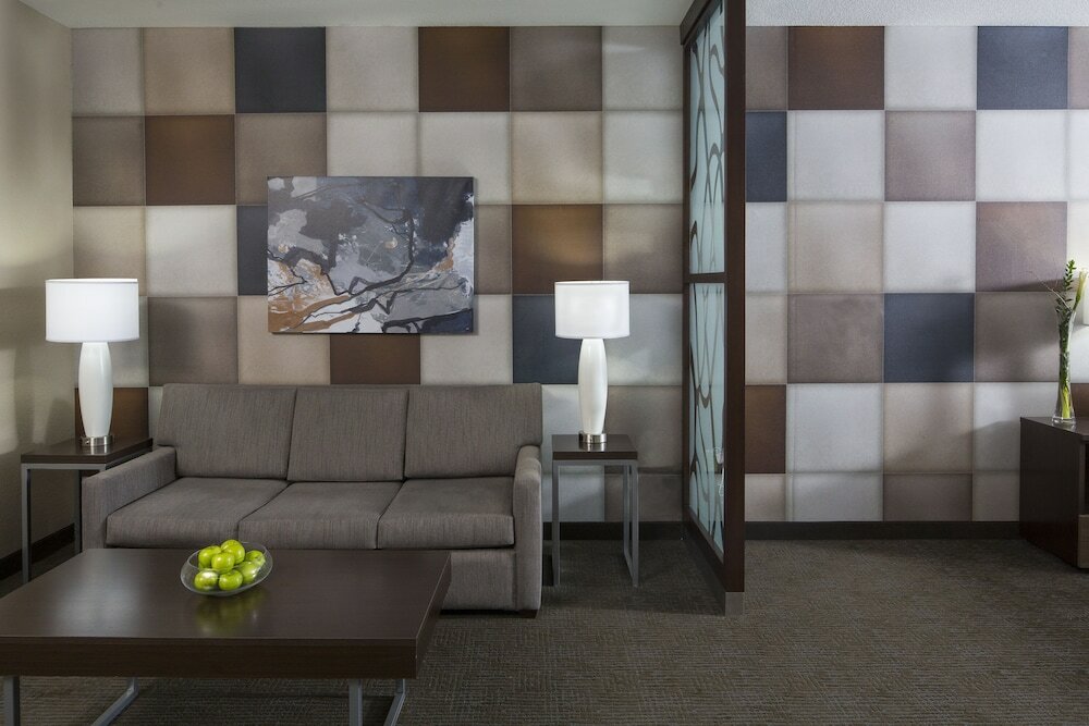 Фото Holiday Inn Express & Suites Oklahoma City Dwtn - Bricktown, an Ihg Hotel