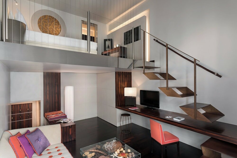 Фото Sina The Gray