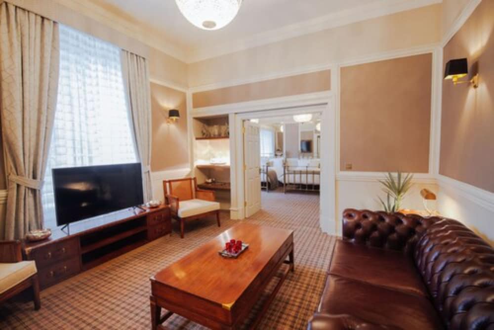 Фото Cornhill Castle Hotel