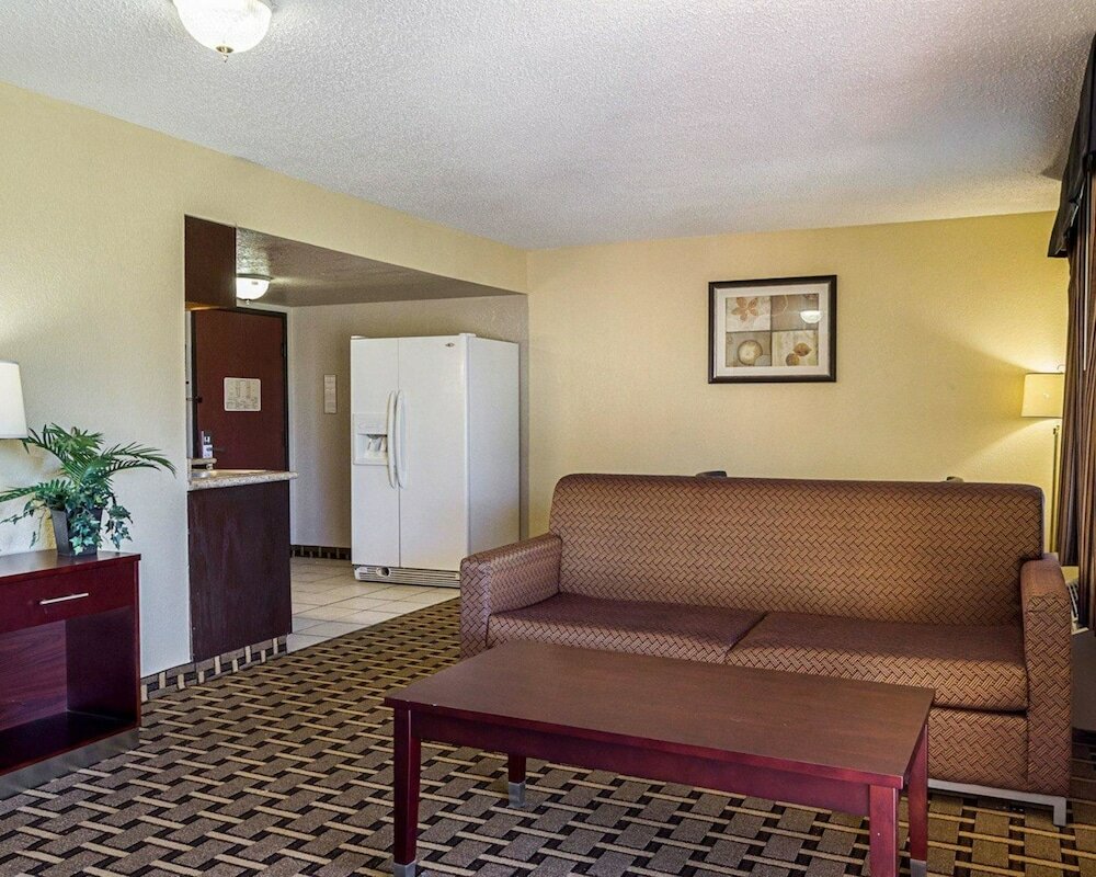 Фото SureStay Plus Hotel by Best Western San Antonio North