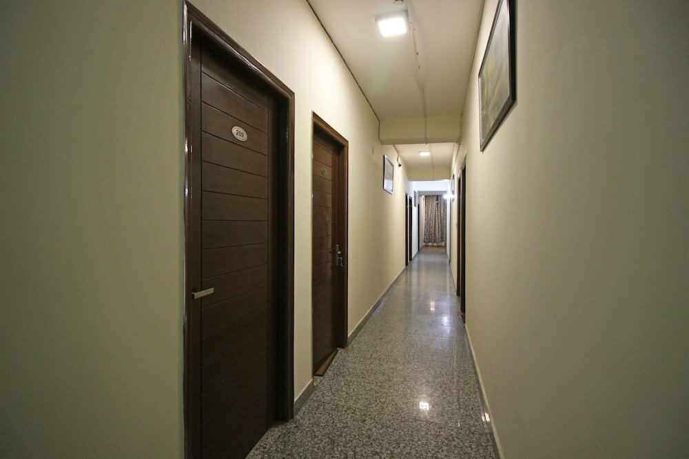 Фото Oyo 9046 Hotel Metro Star