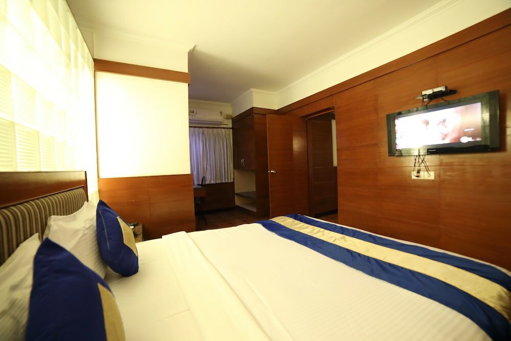 Фото Maple Tree Hotels