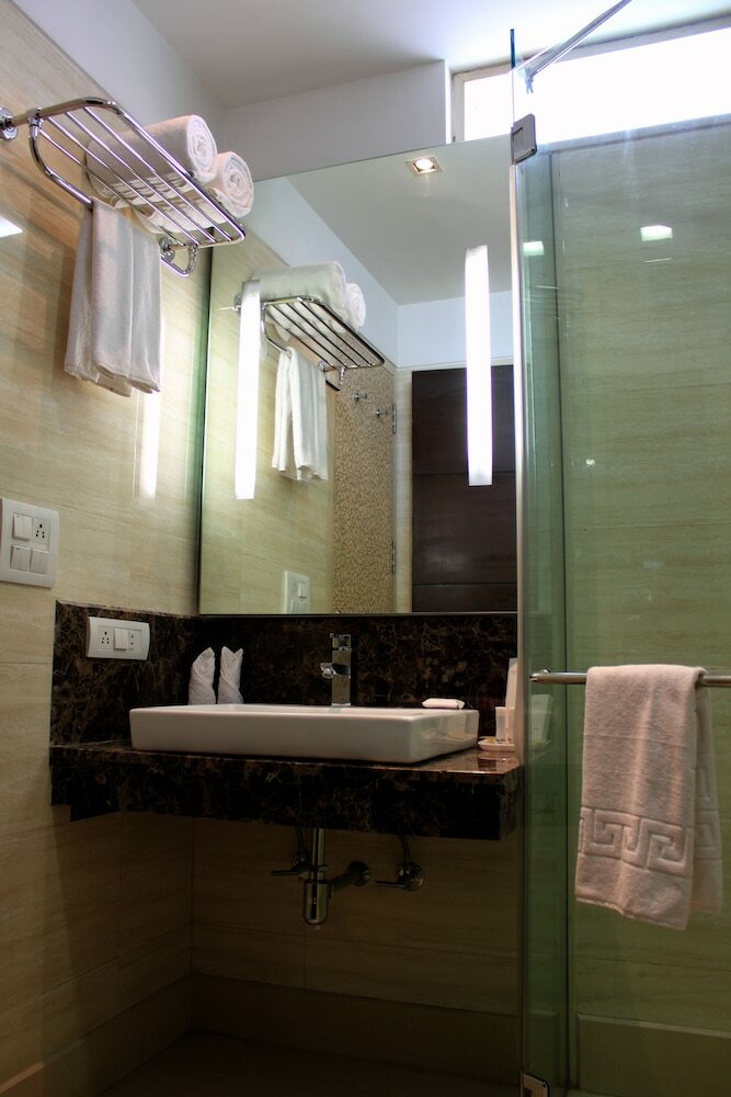 Фото Stately Suites MG Road
