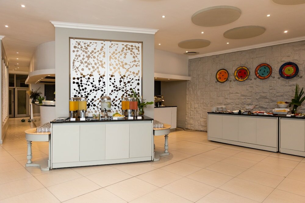 Фото Lord Charles Hotel