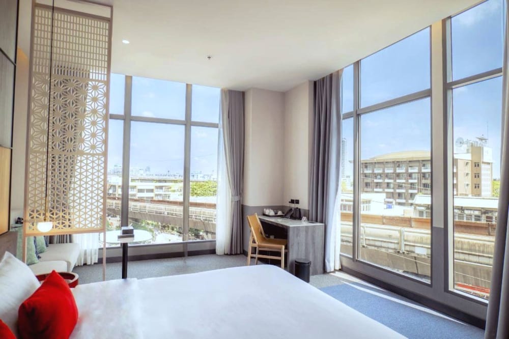 Фото Ramada Plaza by Wyndham Bangkok Sukhumvit 48