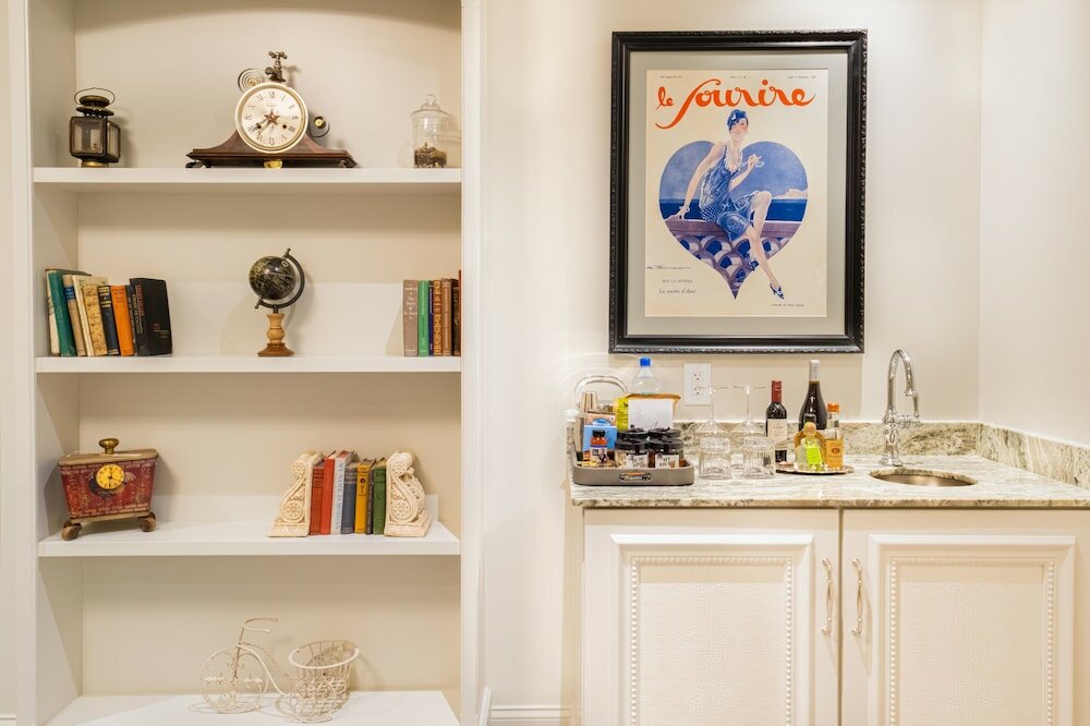 Фото The Ivey's Hotel