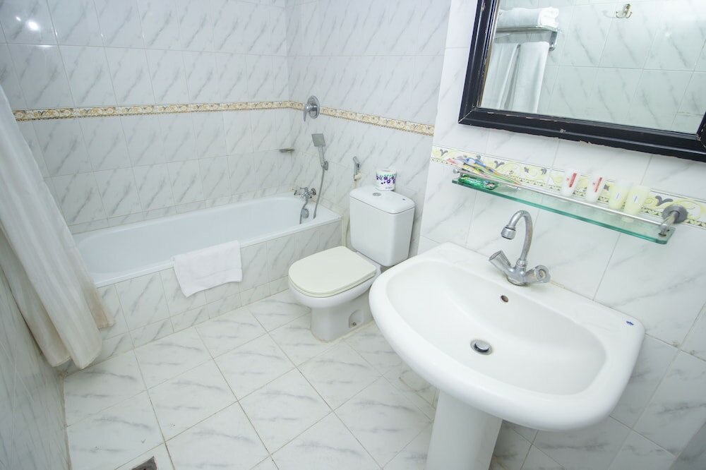 Фото Hotel Lake Breeze