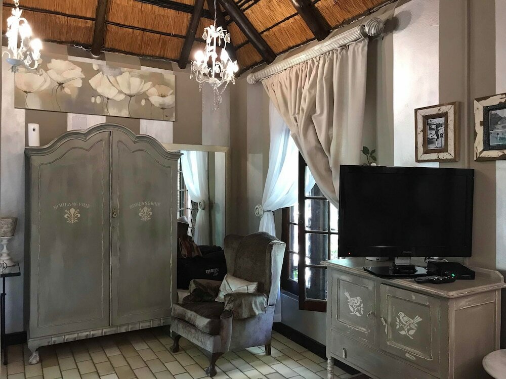 Фото Waterhouse Guest Lodges 202 Lawley Street