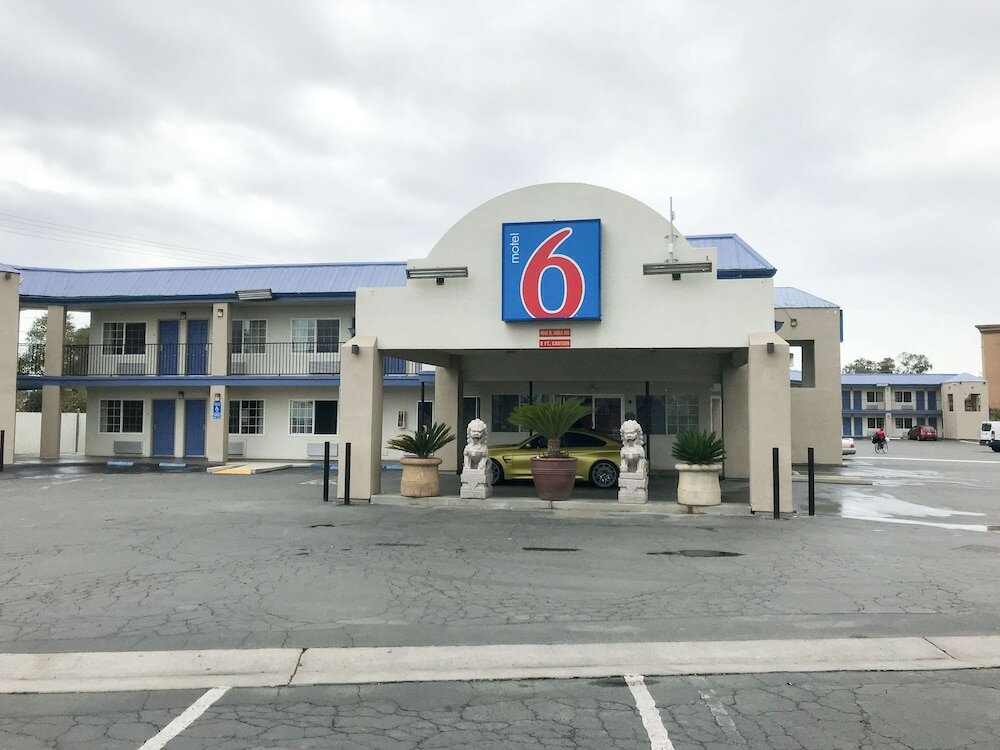 Фото Motel 6 Visalia, Ca