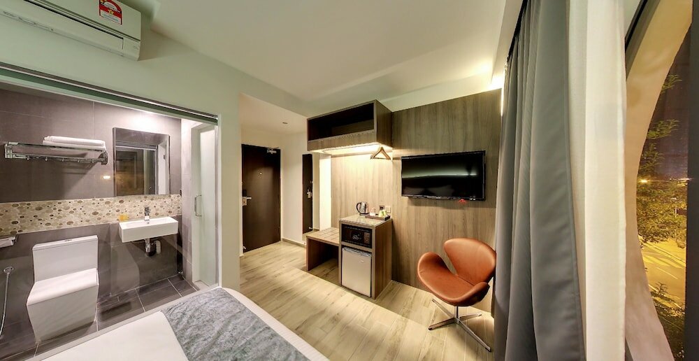 Фото Flora by Crossroads Hotel