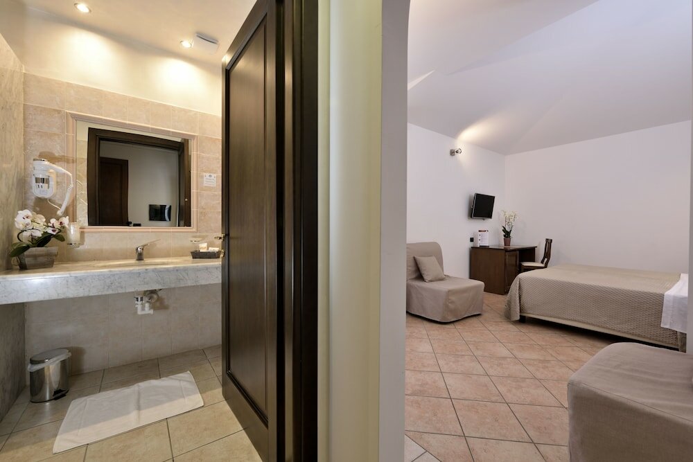 Фото Nicoletta Hotel