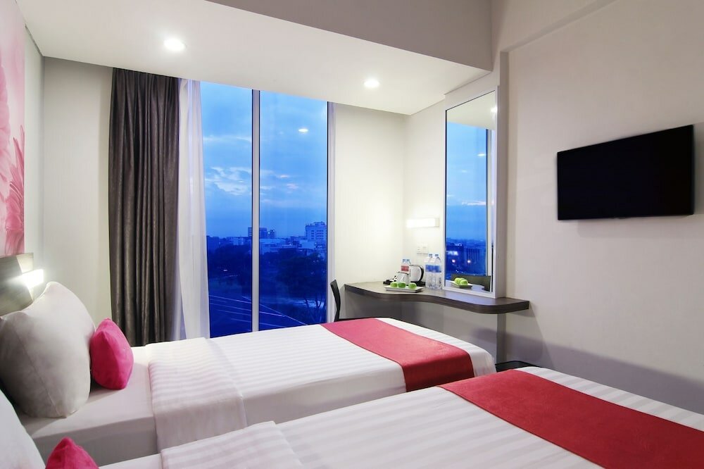 Фото Отель Favehotel Sudirman