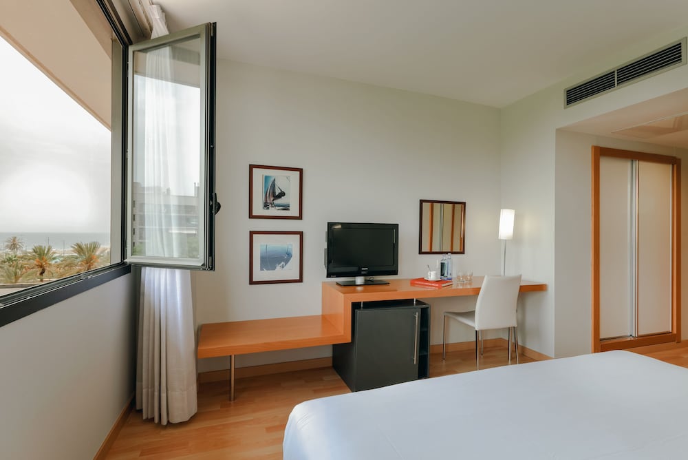 Фото Hotel Catalonia Barcelona Beach