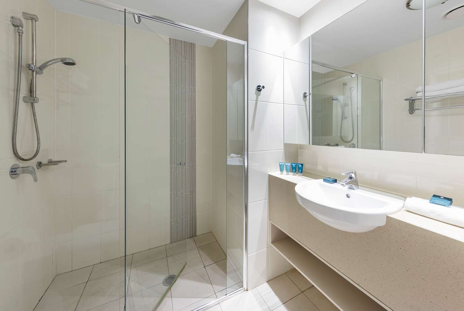 Фото Wyndham Hotel Surfers Paradise