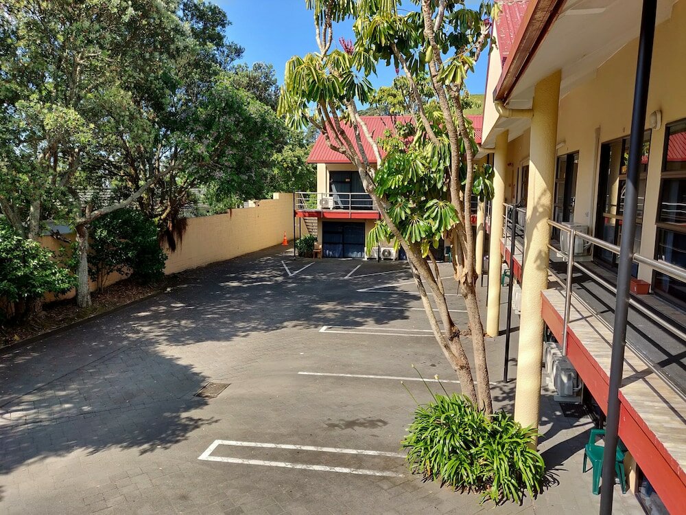 Фото Rayland Epsom Motel