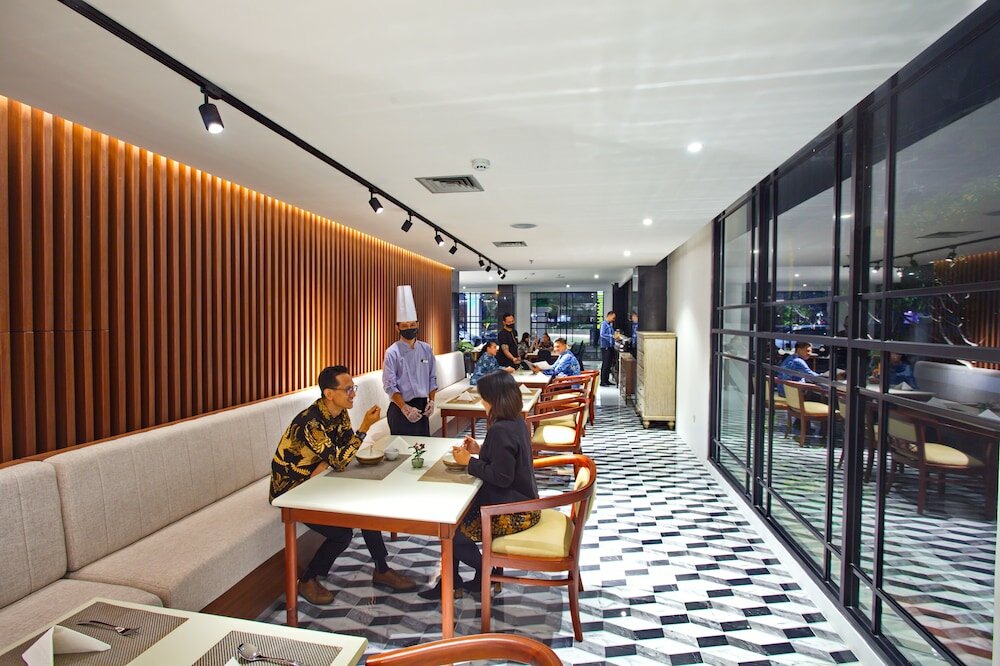 Фото Metro Park View Hotel Kota Lama Semarang