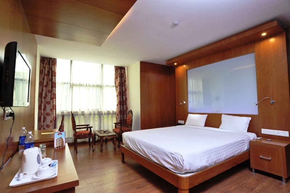 Фото Hotel Emarald