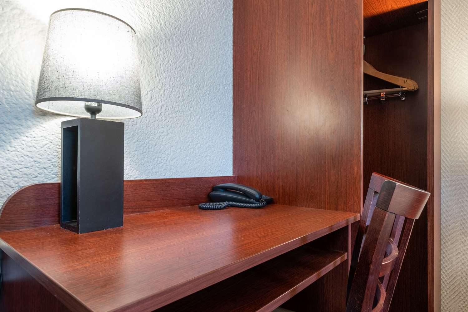 Фото Hôtel des Arcades Cachan