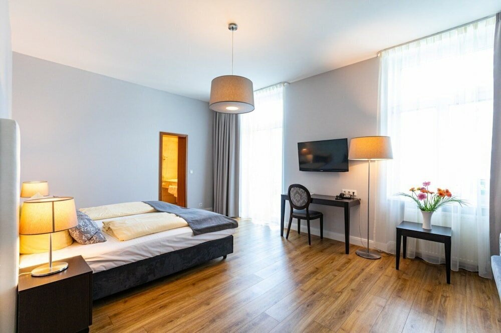 Фото Hotel Rheinischer Hof