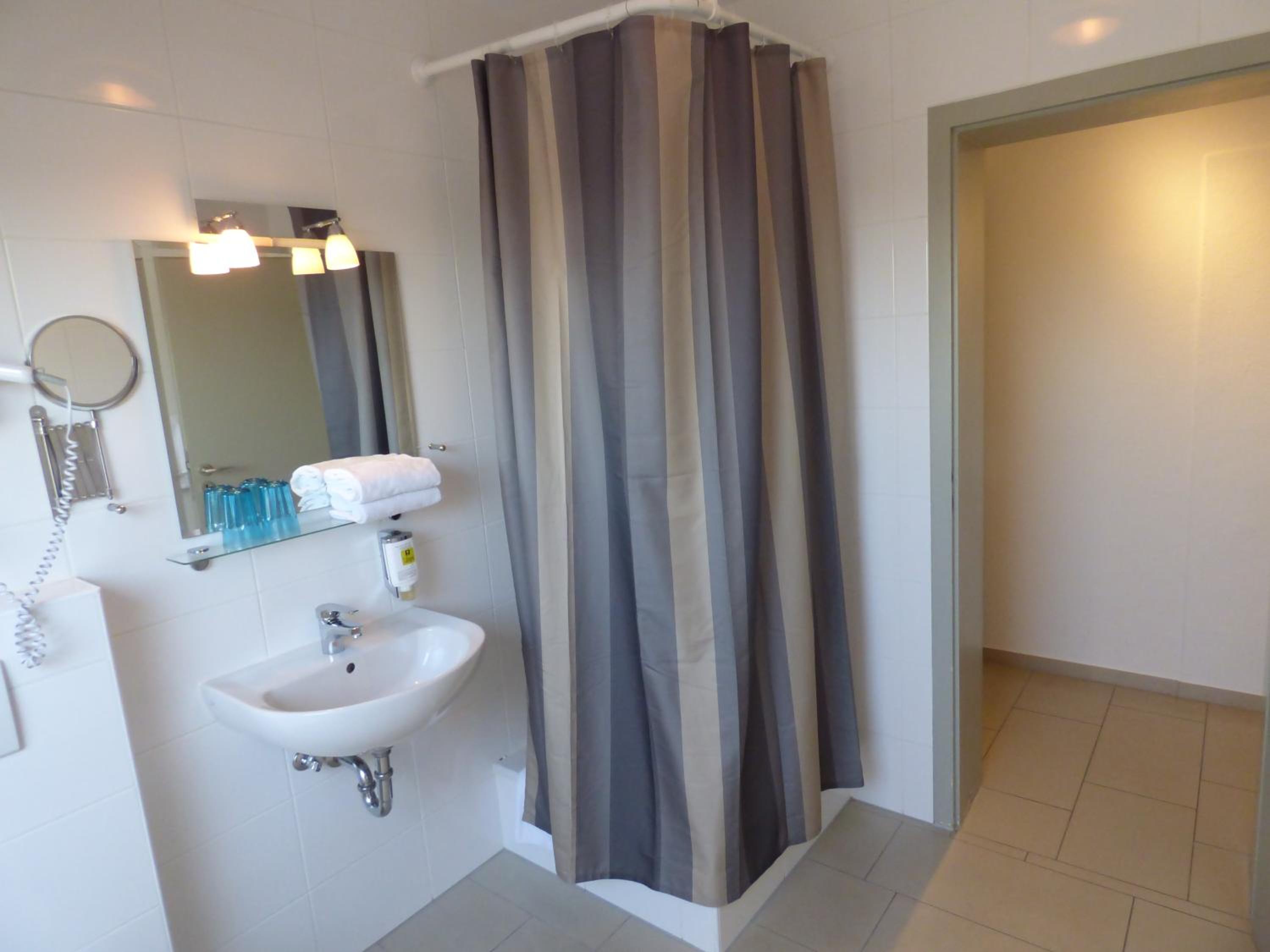 Фото Art Inn Hotel Dinslaken