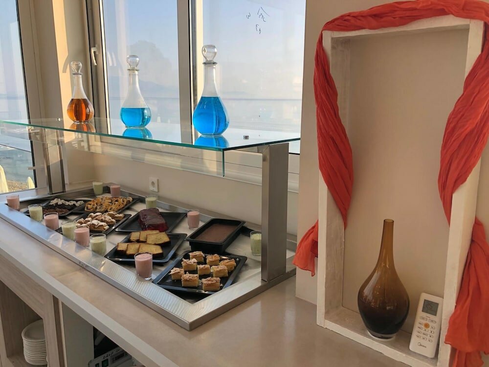 Фото Golden Coast Resort