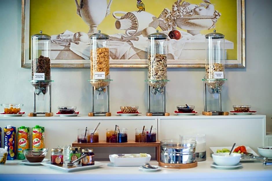 Фото Hotel Erika